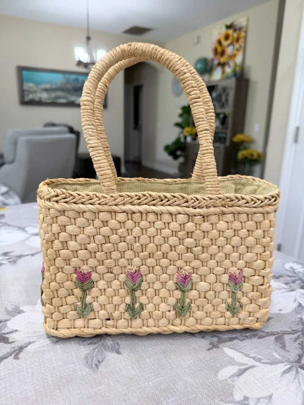 Vintage Style Corn Husk Woven Basket Purse Embroidered Tulip Floral Tote